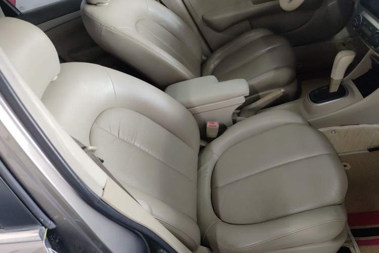 Used Nissan Sylphy 2012 Classic 1.6 XL Automatic Luxury Edition Right Front Seat