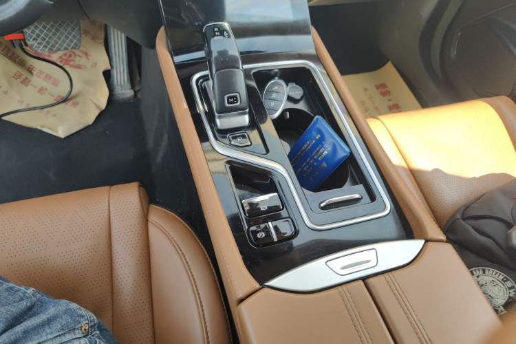Used Bestune T99 2023 2.0T Automatic Prestige Edition Gear Lever