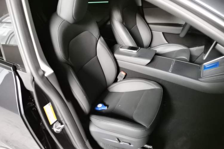 Used Tesla Model Y 2025 Rear-Wheel-Drive Version
