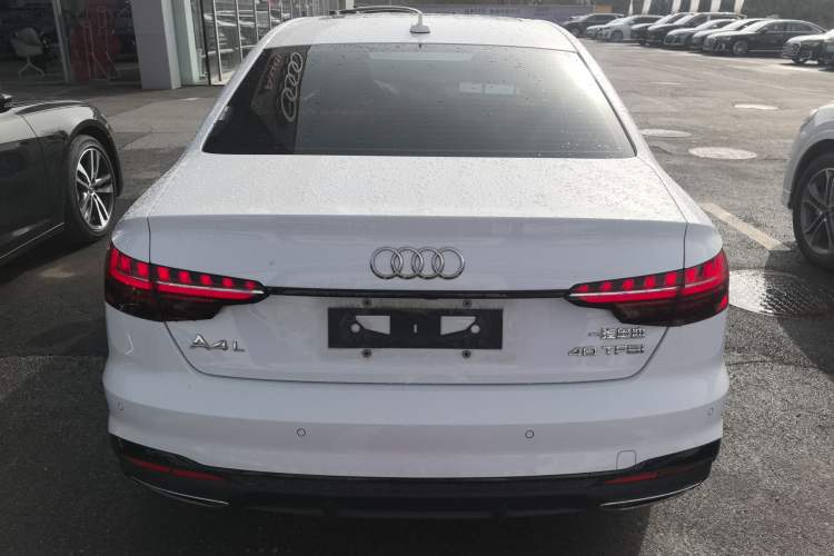 Used Audi A4L 2022 40 TFSI Luxury Dynamic Model