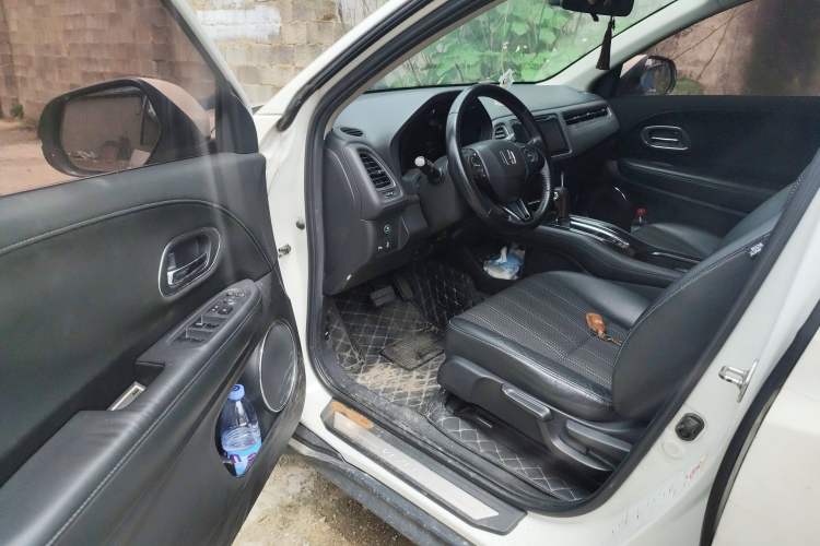 Used Honda Vezel 2015 1.8L CVT 2WD Luxury Model
