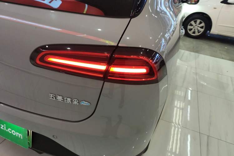 Used Wuling Bingo PLUS 2024 330 km Range Five-Seater Version