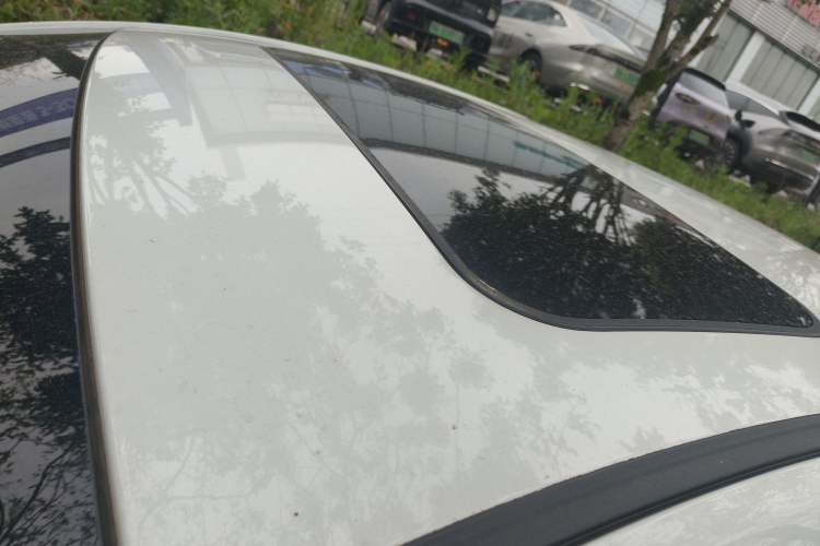 Used Geely Auto Emgrand 2017 Sedan Million Edition 1.5L Manual Upward Connect Version Roof