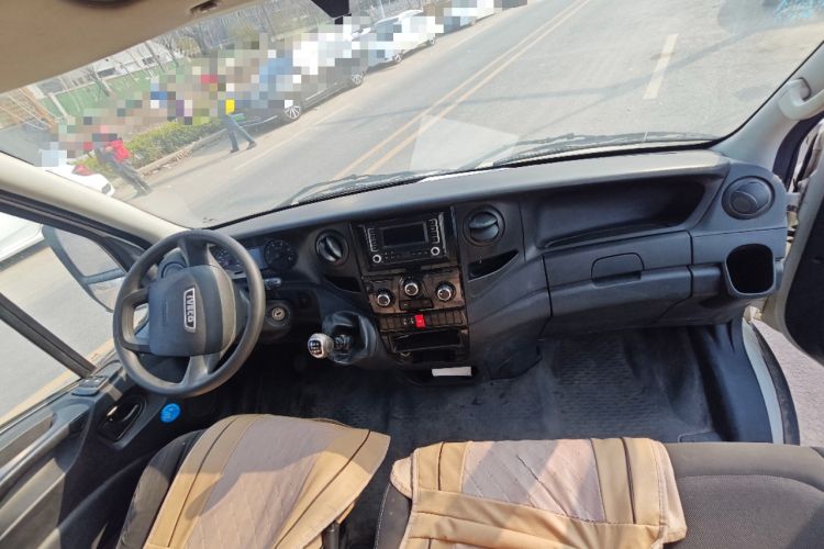 Used Iveco Eurocargo 2018 2.3T Short-Wheelbase Low-Roof Van F1A