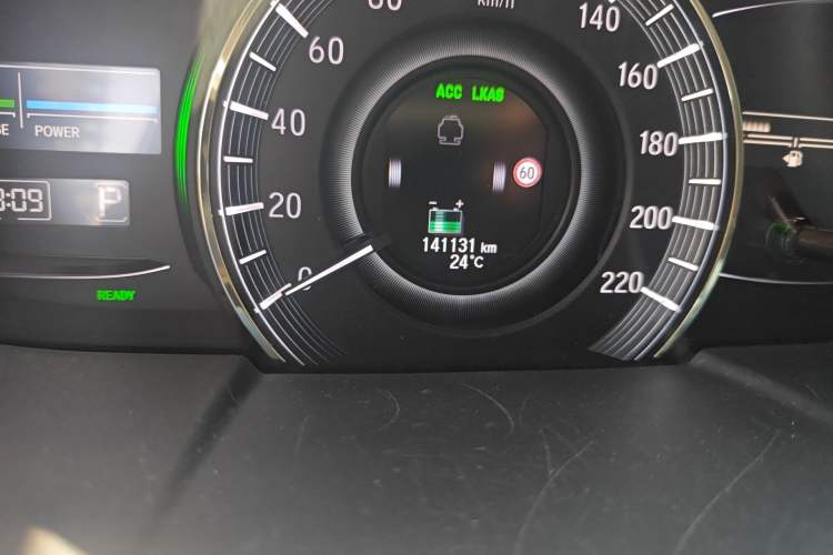 Used Honda Elysion 2019 2.0L Hybrid Supreme Edition Odometer Close Up