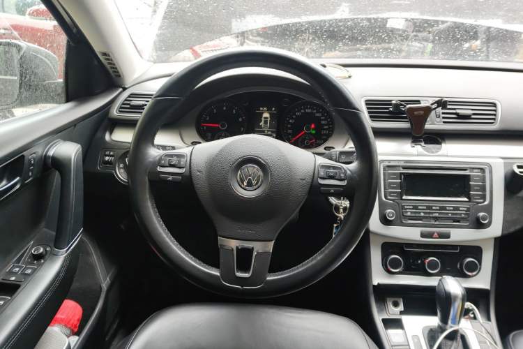 Used Volkswagen Magotan 2013 1.8TSI Premier Model Steering Wheel