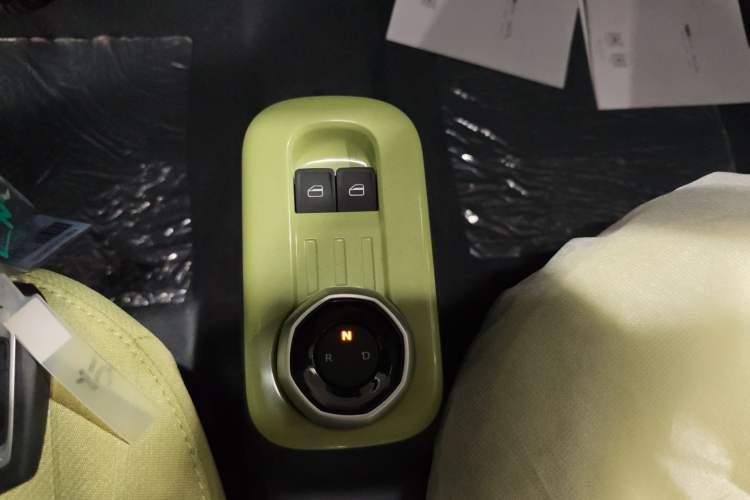 Used Geely Galaxy Panda 2024 Panda Mini 200km Endurance Bear
