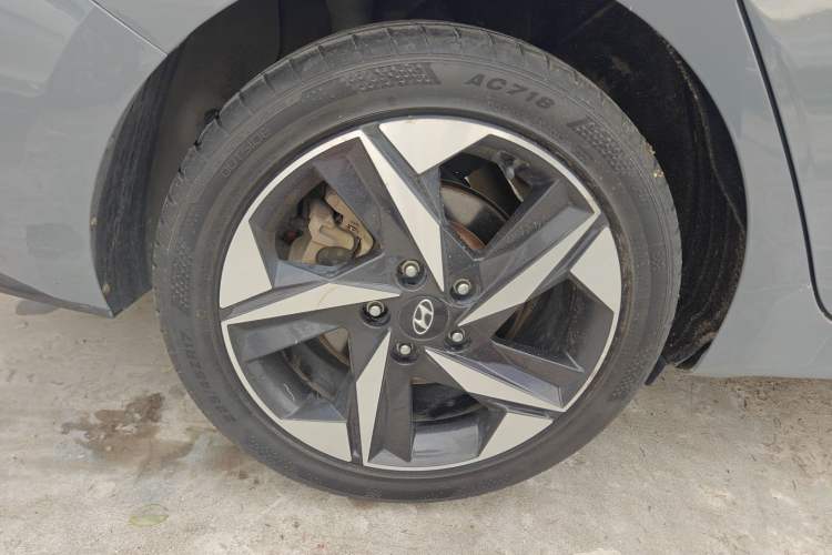 Used Hyundai Elantra 2021 1.5L CVT GLX Elite Edition Right Rear Wheel Hub
