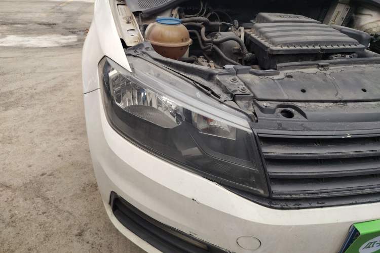 Used Volkswagen Santana 2016 1.6L Manual Fashion Edition Right Front Headlight