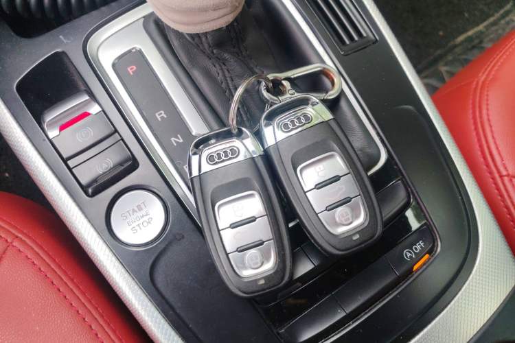 Used Audi A4L 2016 35 TFSI Collector's Edition Automatic Standard Model Vehicle Key