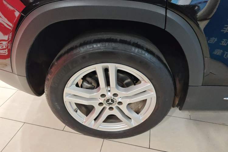 Used Mercedes-Benz GLB 2023 GLB 200 Dynamic Edition Right Rear Wheel Hub