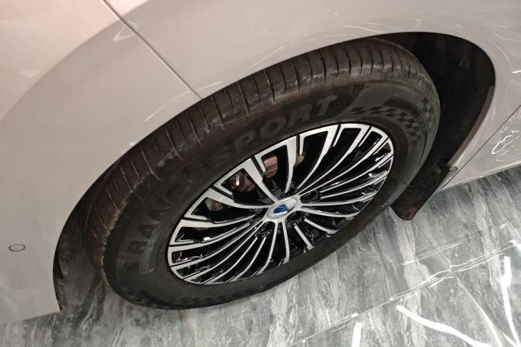 Used Denza D9 2022 DM-i 970 Four-Wheel Drive Flagship Model
