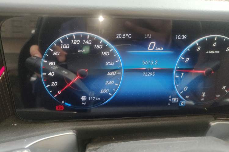 Used Mercedes-Benz GLB 2022 GLB 220 Dynamic Edition Odometer Close Up