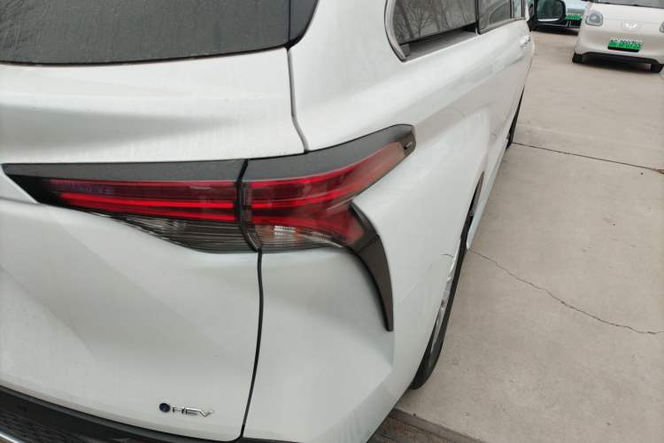 Used Toyota Granvia 2026 Model 2.5L Hybrid Comfort Edition
