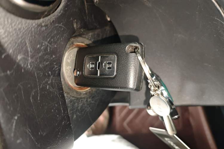 Used Mitsubishi Pajero 2016 3.0L Automatic Standard Version China IV Standard Vehicle Key