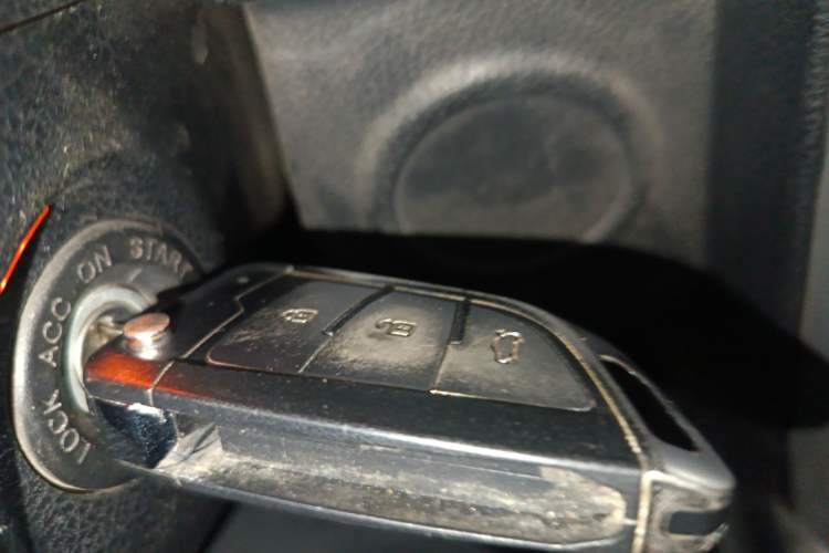 Used Bestune X80 2013 2.0L automatic comfort version
