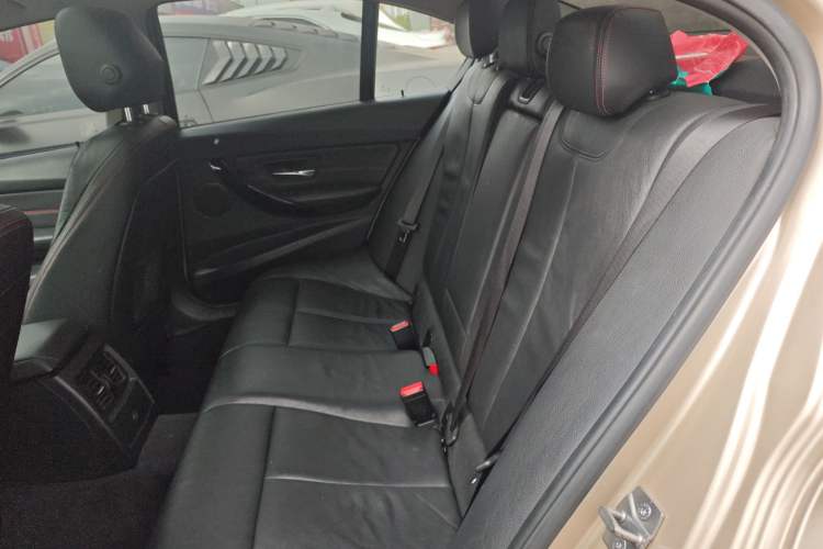 Used BMW 3 Series 2013 320i Sport Design Package
