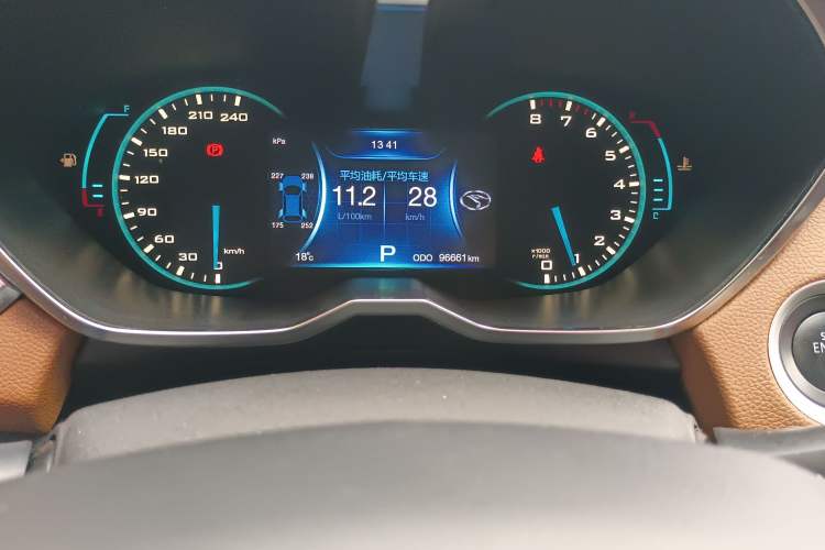 Used Soueast DX7 2015 1.5T Automatic Prestige Model Odometer Close Up