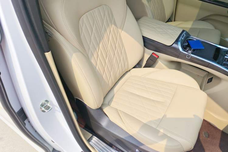 Used Buick GL8 2022 ES Land Cruiser 653T Luxury Model
