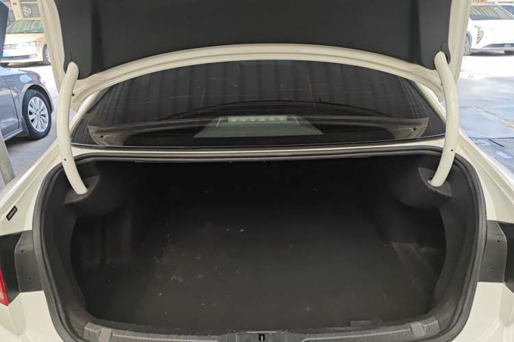 Used Volkswagen Lamando 2017 230TSI DSG Fashion Edition
