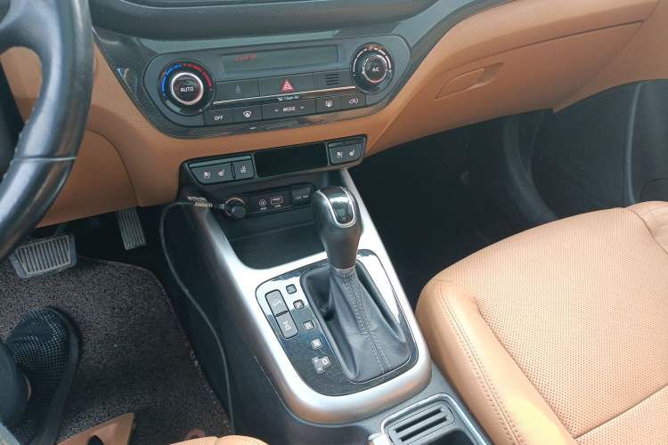 Used Kia KX3 2015 2.0L Automatic 4x4 PRM
