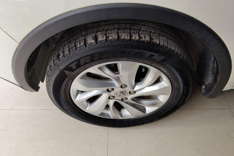 Used BAIC Weiwang S50 2016 1.5T Manual Joyful Luxury Edition Left Front Wheel Hub