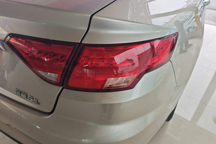 Used Geely Auto Emgrand GL 2018 1.8L Manual Elite Smart Connectivity Version