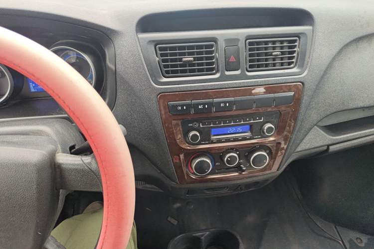 Used CHANGAN KAICHENG Ruixing M60 2020 1.5L Standard Version China VI 6-Seater DAM15KR