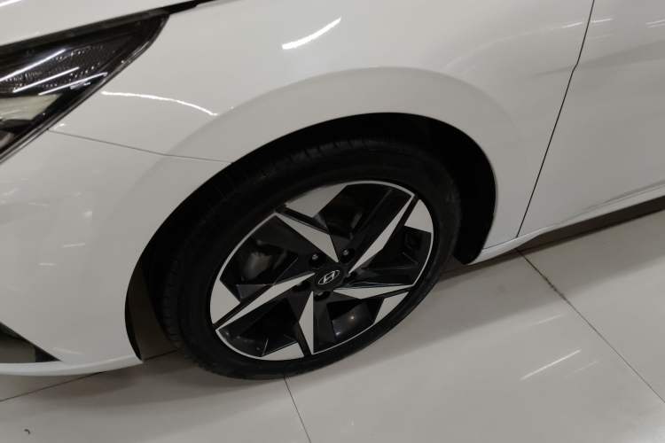 Used Hyundai Elantra 2022 1.5L CVT GLX Elite Edition Left Front Wheel Hub