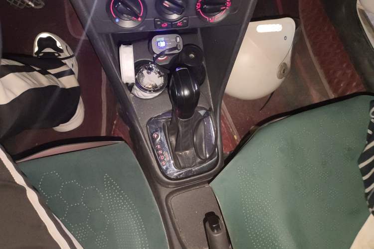 Used Volkswagen Polo 2013 1.4L Automatic Comfort Edition
