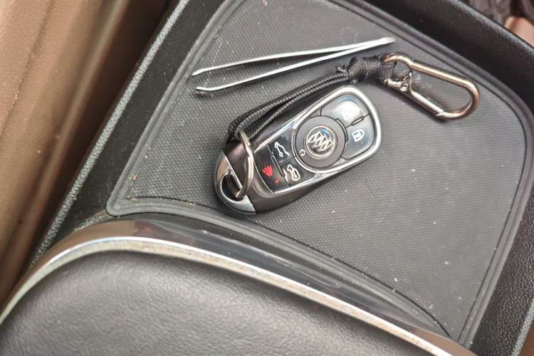 Used Buick GL8 2018 ES 28T Flagship Model China VI Standard Vehicle Key