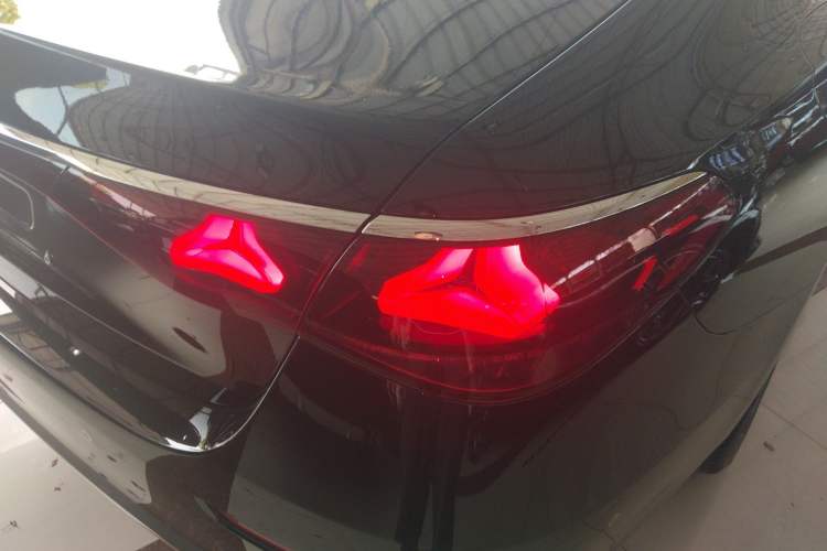 Used Mercedes-Benz E-Class 2025 Facelift E 300 L Luxury Edition Right Rear Taillight