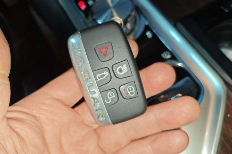 Used Jaguar XF 2015 XF 2.0T Prestige Edition
