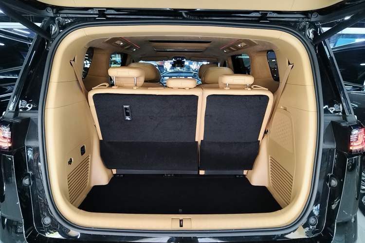 Used VOYAH Dream 2025 PHEV Four-Wheel-Drive Flagship Kunpeng Edition
