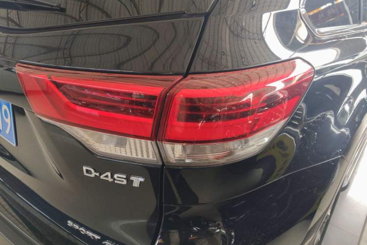 Used Toyota Highlander 2018 2.0T Four-Wheel Drive Luxury Version 7 Seats China VI Standard
