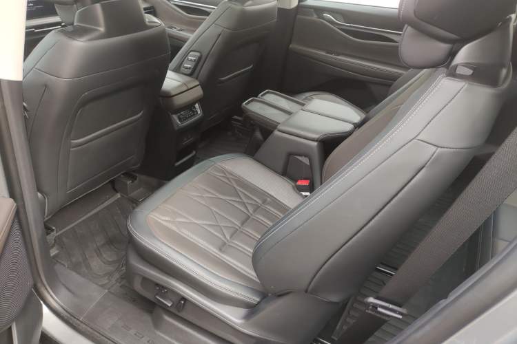 Used Ford Edge 2025 Ford Explorer L 2.0T EcoBoost E-Hybrid Four-Wheel-Drive 7-Seater Supreme Model