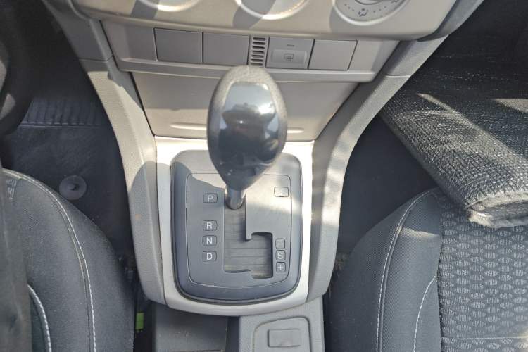Used Ford Focus 2013 Hatchback Classic 1.8L Automatic Base Model Gear Lever