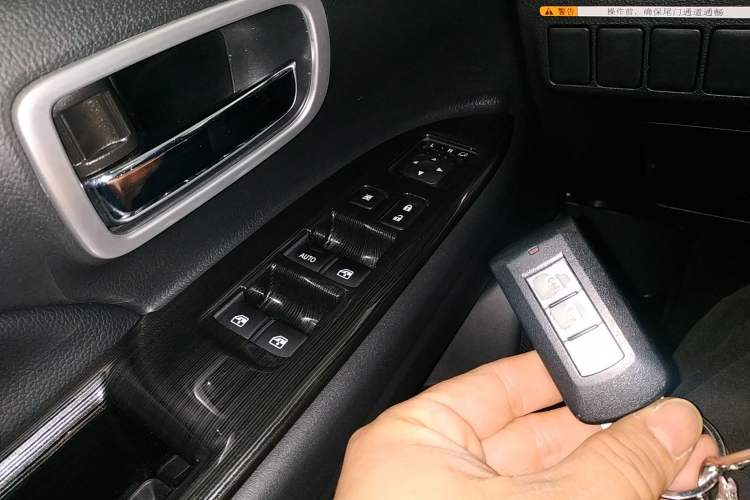 Used Mitsubishi Outlander 2018 2.4L 4x4 Elite Edition 5 Seats Vehicle Key