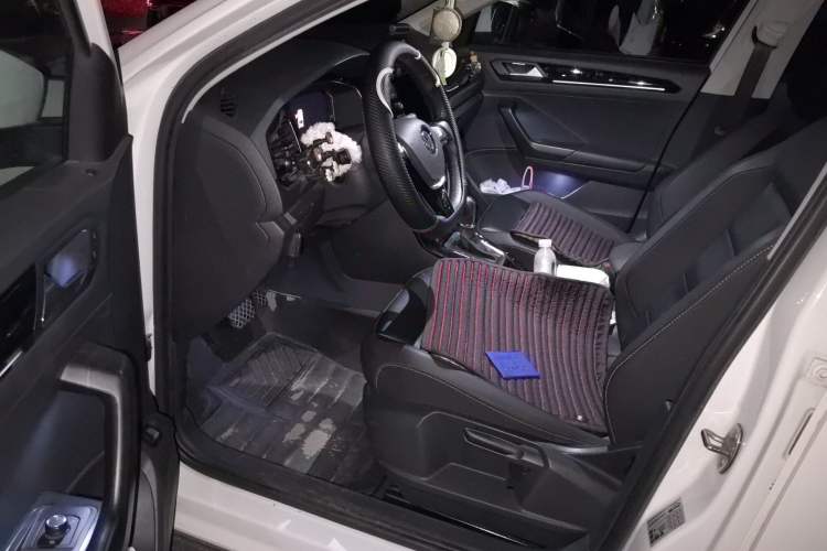 Used Volkswagen T-ROC 2020 280TSI DSG Two-Wheel Drive Comfort Version