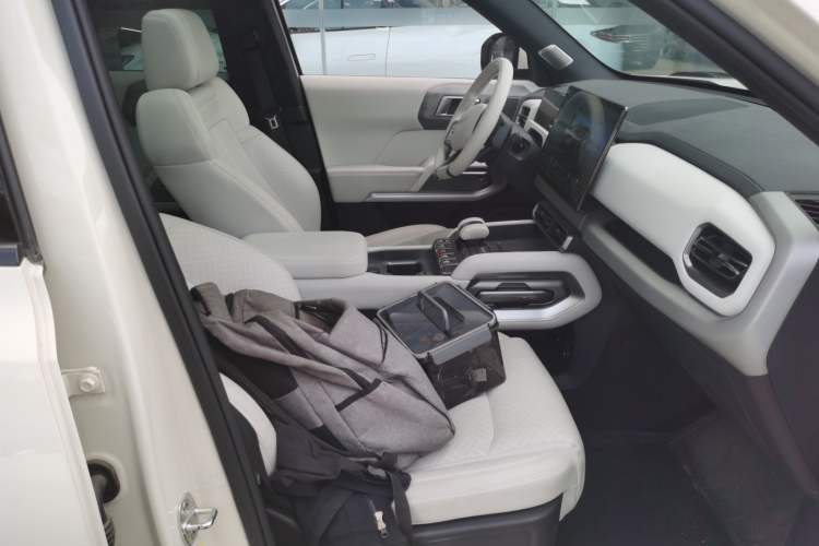 Used Formula Leopard Titanium 3 2025 501KM All-Wheel Drive Intelligent Driving Ultra Version
