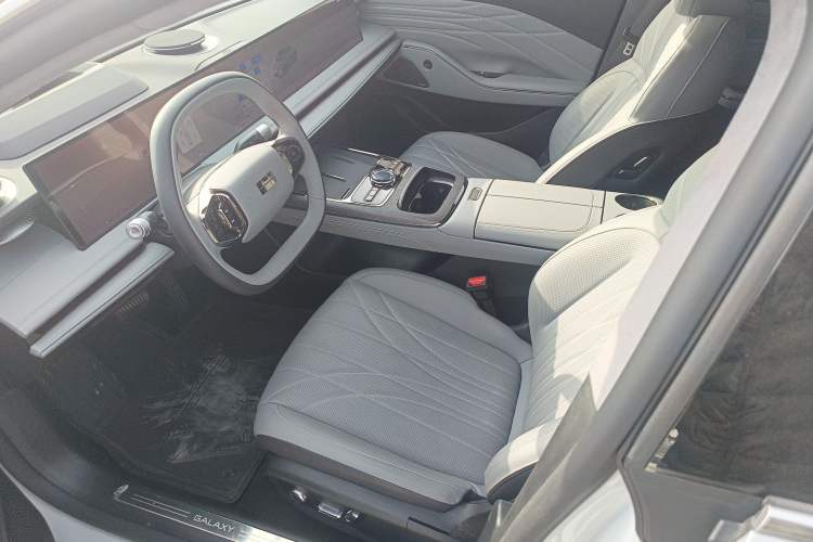 Used Geely Galaxy E8 2025 700 km Long-Range Intelligent Driving Version