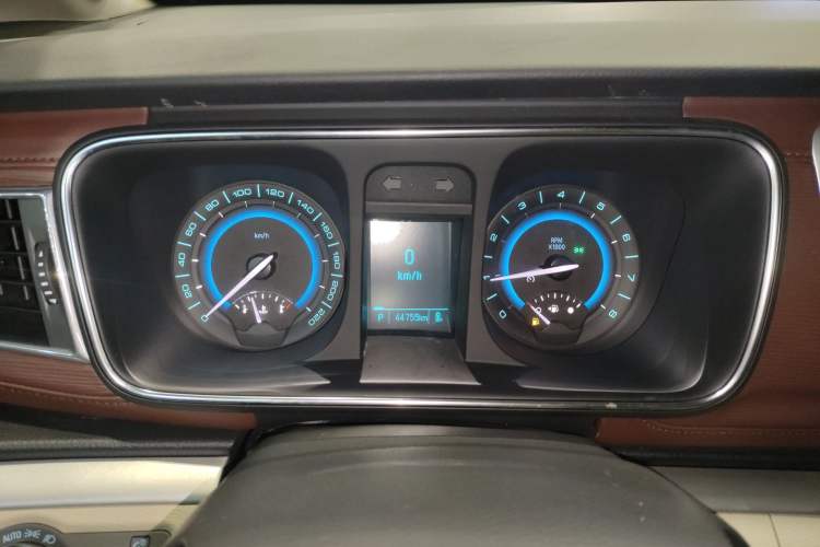 Used Buick GL8 2015 2.4L Luxury Business Premium Edition
