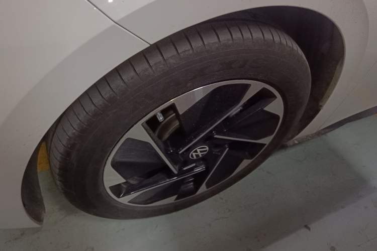 Used Volkswagen ID.3 2025 Smart Version Pure & Intelligent Enjoyment Edition Exterior 4