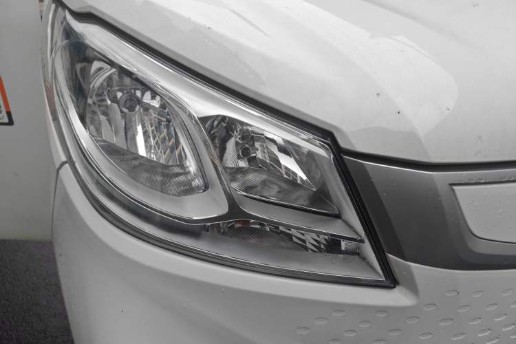 Used SAIC MAXUS EV30 2022 Pure-Electric Smart Logistics Expert with Long Wheelbase Guoxuan