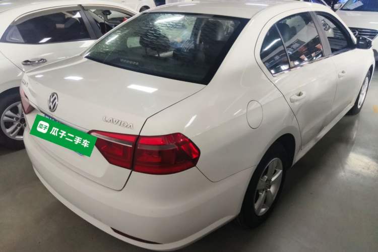 Used Volkswagen Lavida 2013 Revised Classic 1.6L Automatic Fashion Edition