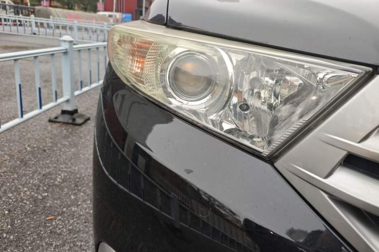 Used Toyota Highlander 2012 2.7L Two-Wheel Drive 7-Seater Luxury Edition
