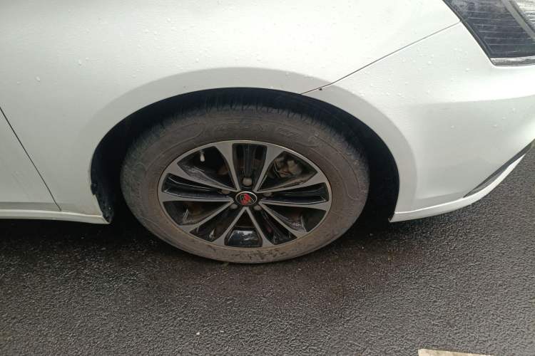 Used Roewe i6 New Energy 2019 PLUS 50T 4G Connected Glory Luxury Edition Right Front Wheel Hub