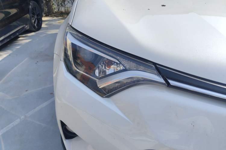 Used Toyota RAV4 2016 2.0L CVT Two-Wheel Drive Fashion Edition China V Standard