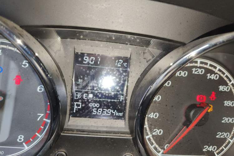 Used Bestune B30 2019 1.6L Automatic Comfort Model Odometer Close Up