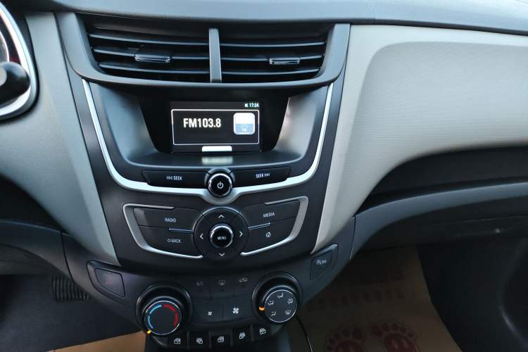 Used Chevrolet Sail 2015 Sail 3 1.5L AMT Happiness Sunroof Edition